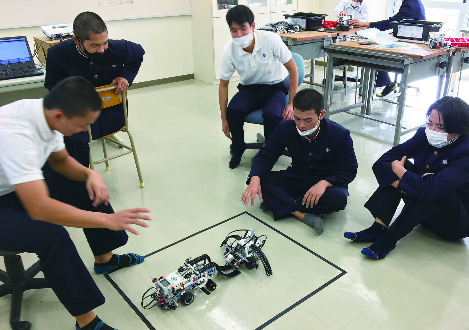 Creating Underwater Drones for Contribution to the Fisheries Industry